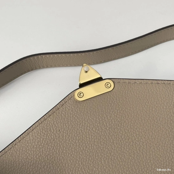 MÉTIS POCHETTE VUITTON LOUIS 0411